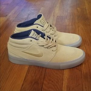 Nike SB Zoom Janoski Mid RM